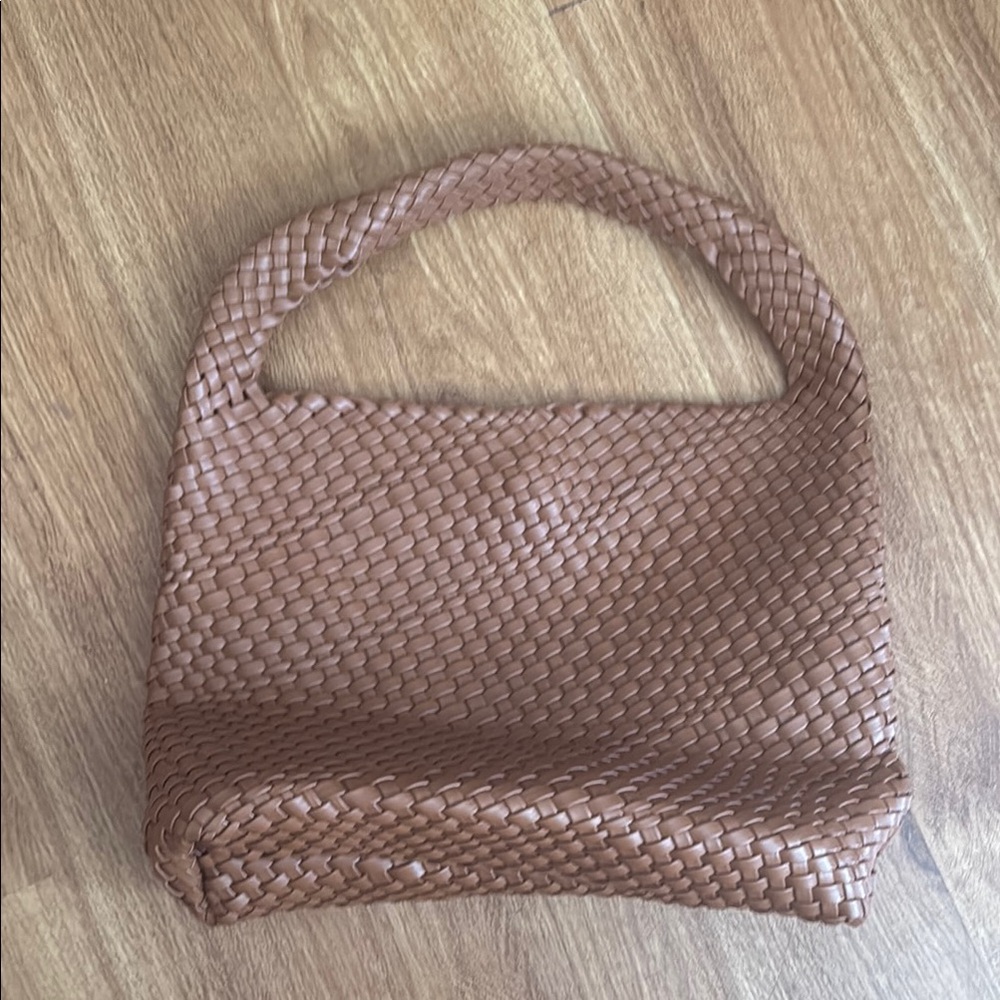 Sophisticated Brown Shoulder Bag with Woven Texture